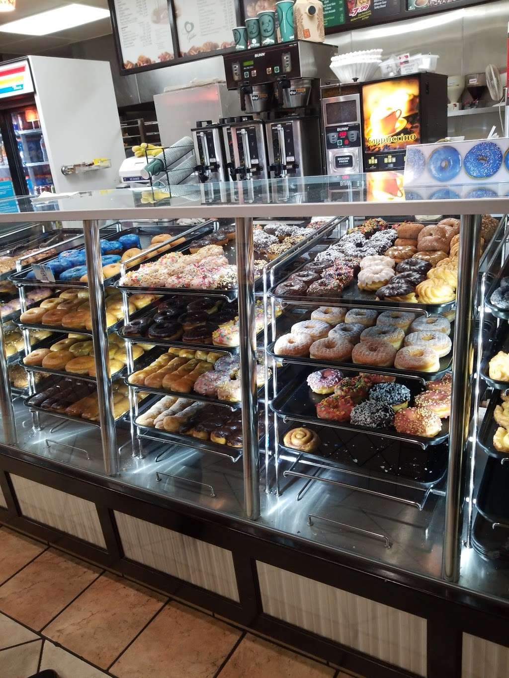 Yum Yum Donuts | 6925 Linda Vista Rd, San Diego, CA 92111, USA | Phone: (858) 571-9410