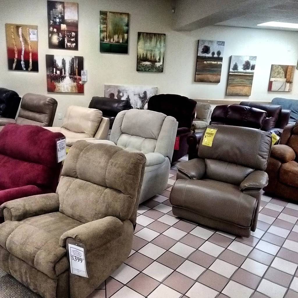 New Deal Furniture in 7130 Gateway Blvd E, El Paso, TX 79915, USA