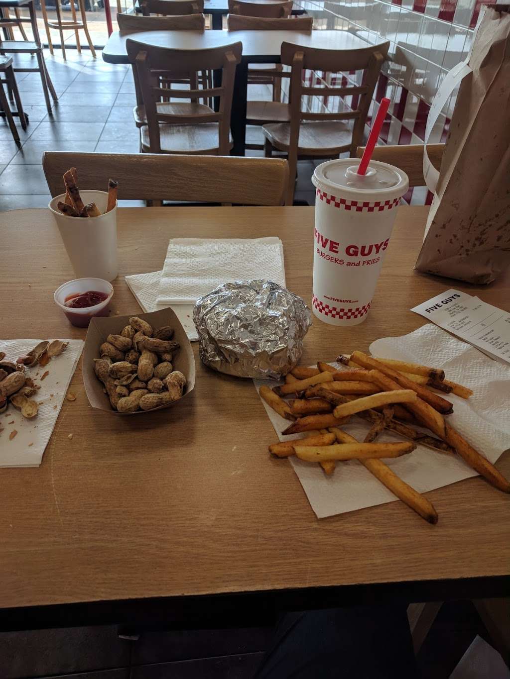 Five Guys | 1645 S Voss Rd, Houston, TX 77057, USA | Phone: (713) 783-5550