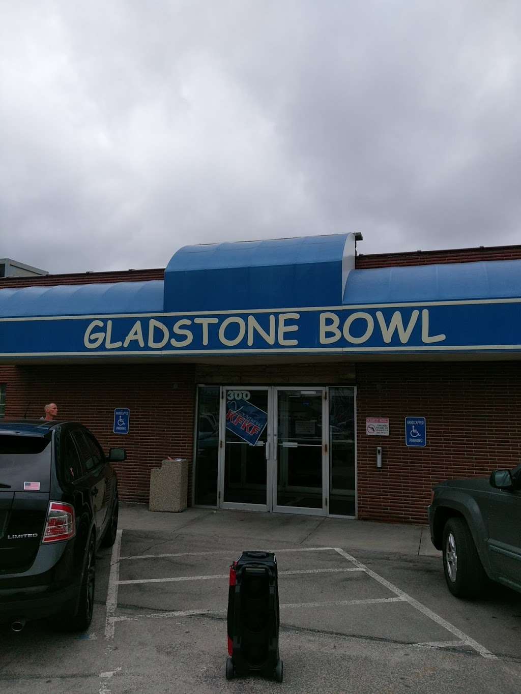 Gladstone Bowl | 300 NW 72nd St, Kansas City, MO 64118, USA | Phone: (816) 436-2695