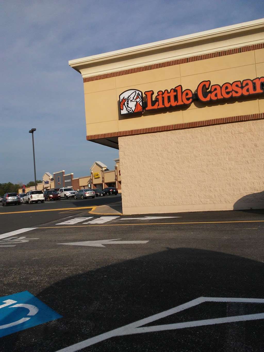 Little Caesars Pizza | 15 Ship Shopping Center, Shippensburg, PA 17257, USA | Phone: (717) 477-8081