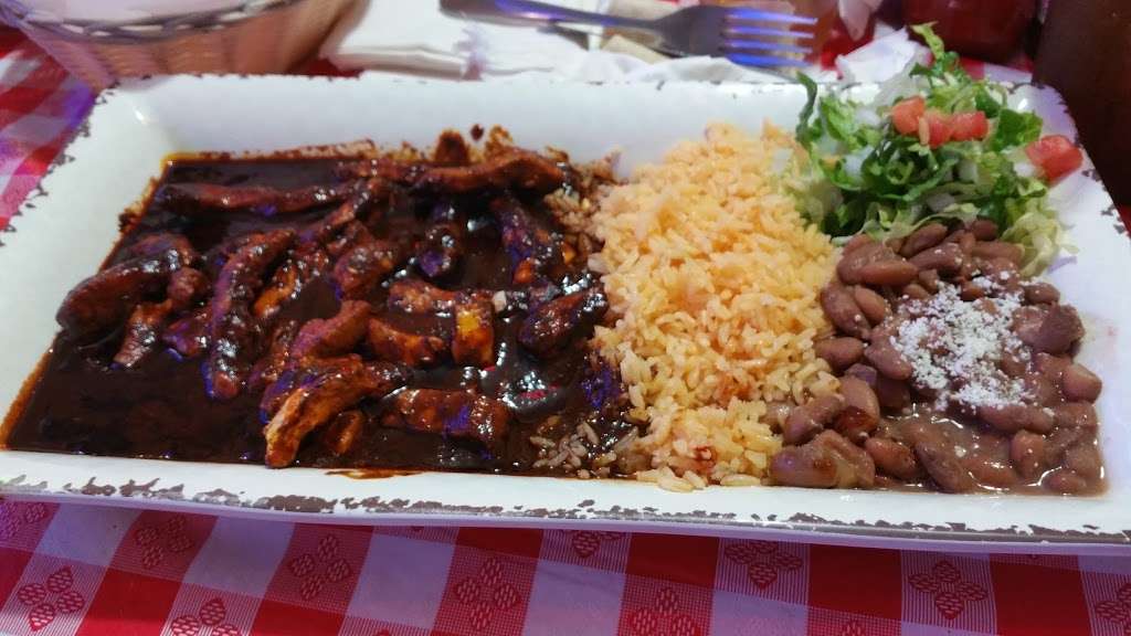 Los Pinos Restaurant | 571 Monmouth Rd, Jackson, NJ 08527, USA | Phone: (732) 928-5110