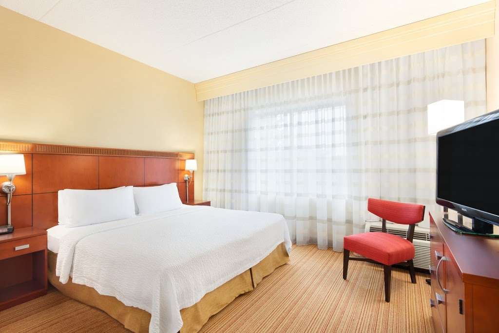 Courtyard by Marriott Lancaster | 1931 Hospitality Dr, Lancaster, PA 17601, USA | Phone: (717) 393-3600