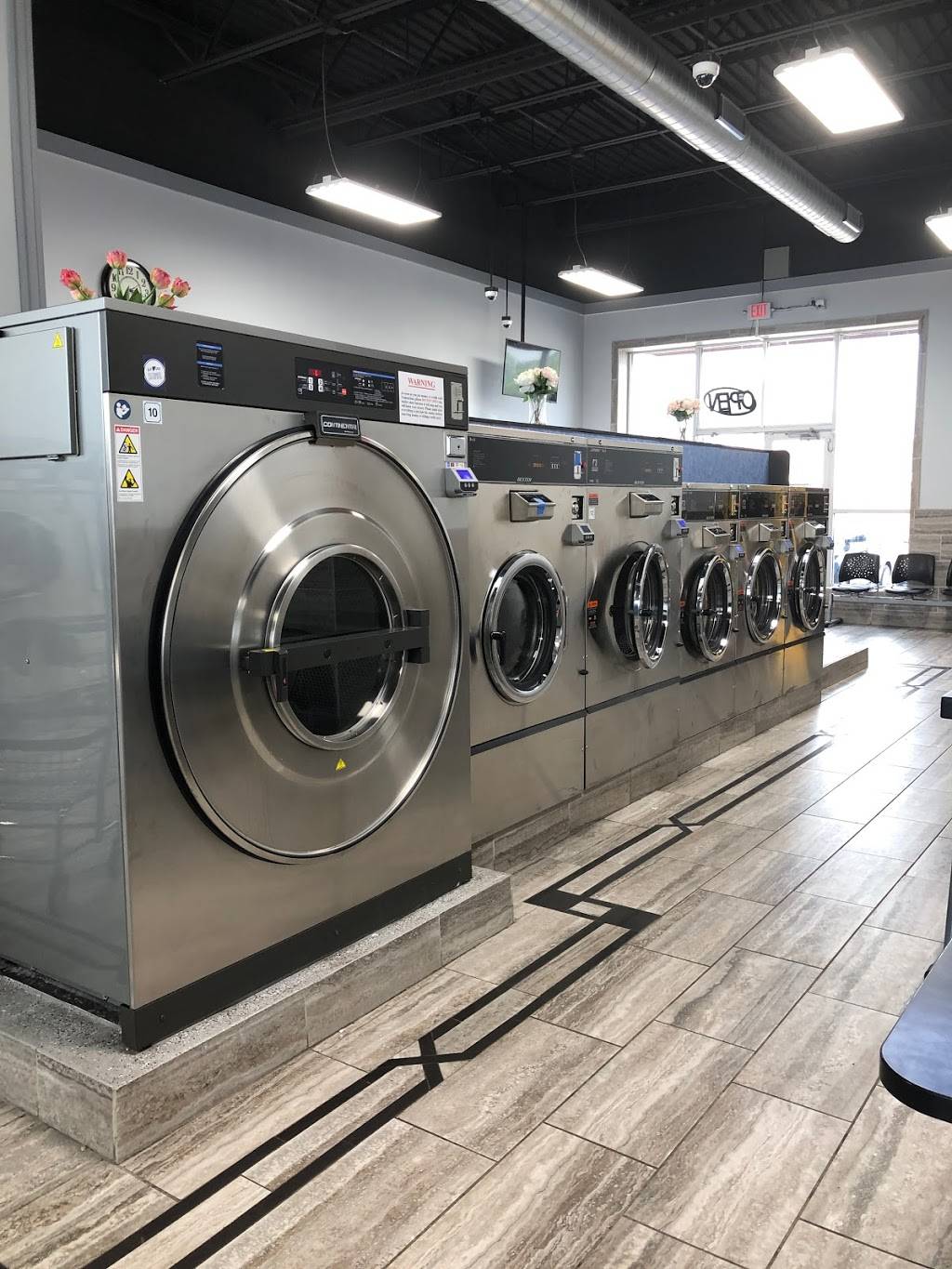 Laundromat | 1681 Rice St, Roseville, MN 55113, USA | Phone: (612) 707-0716