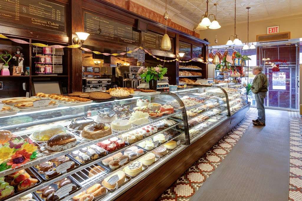 Pasticceria Monteleone BK | 355 Court St, Brooklyn, NY 11231 | Phone: (718) 852-5600