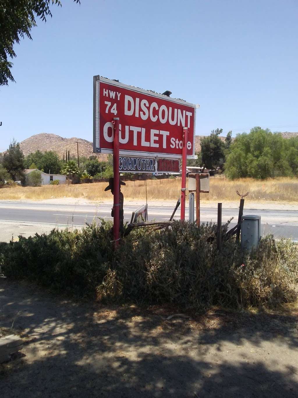 Hwy 74 Discount Outlet | 33959 CA-74, Hemet, CA 92545, USA | Phone: (951) 325-8452