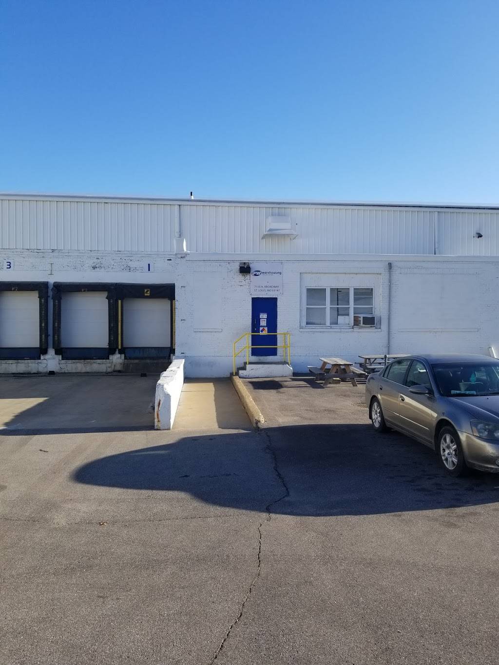 Fresh Warehouse 7110 N Broadway, St. Louis, MO 63147