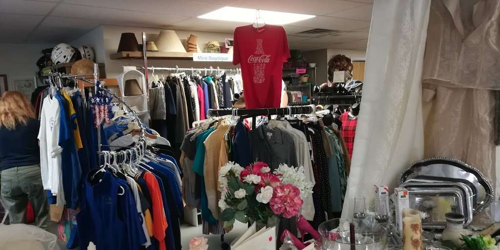 Community Closet Thrift Shop | 284 S Van Buren St, Nashville, IN 47448, USA | Phone: (812) 988-6003
