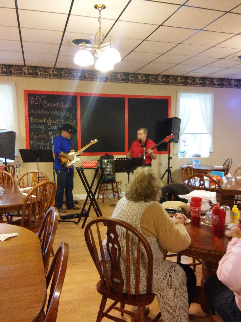 Carols Corner Stone Cafe | 301 E Main St, Greenfield, IN 46140, USA | Phone: (317) 467-9014