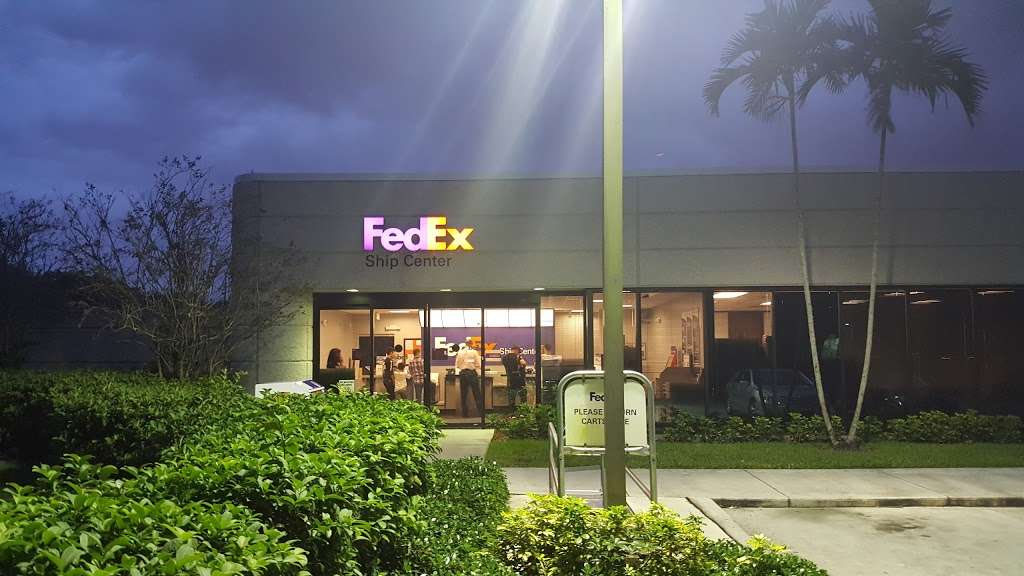 FedEx Ship Center | 10501 Commerce Pkwy, Miramar, FL 33025, USA | Phone: (800) 463-3339