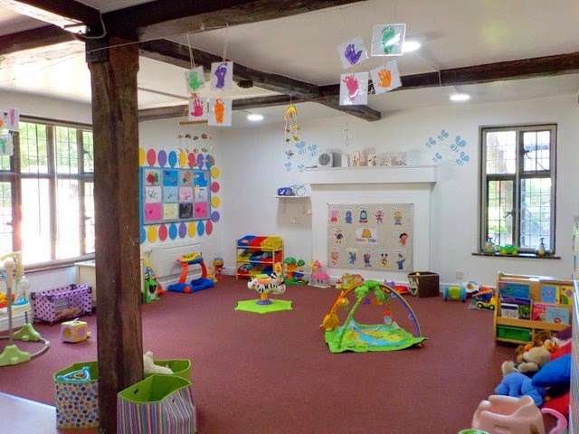 Charlwood House Day Nursery | Charlwood Rd, Lowfield Heath, Crawley RH11 0QA, UK | Phone: 01293 565544