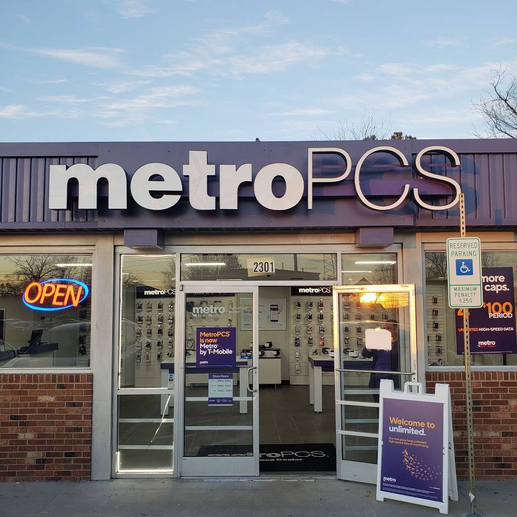 Metro by T-Mobile | 2301 Holloway St, Durham, NC 27703, USA | Phone: (919) 908-8766