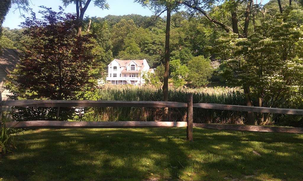 Fleets Cove Beach Park | Fleets Cove Rd, Centerport, NY 11721, USA | Phone: (631) 351-3000