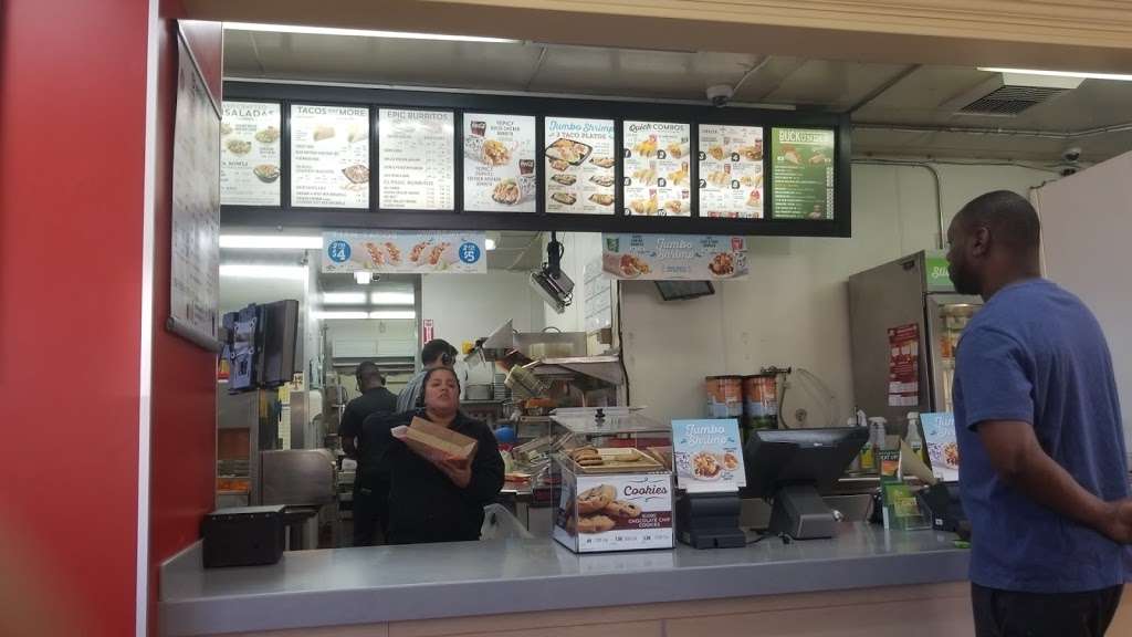 Del Taco | 12625 Frederick St, Moreno Valley, CA 92553, USA | Phone: (951) 653-4911