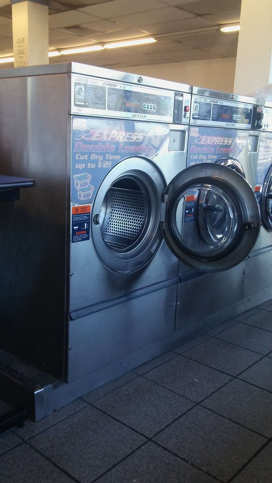 The Laundry Room and Car Wash | 1575 E Baseline Rd, Phoenix, AZ 85042, USA | Phone: (602) 276-5768