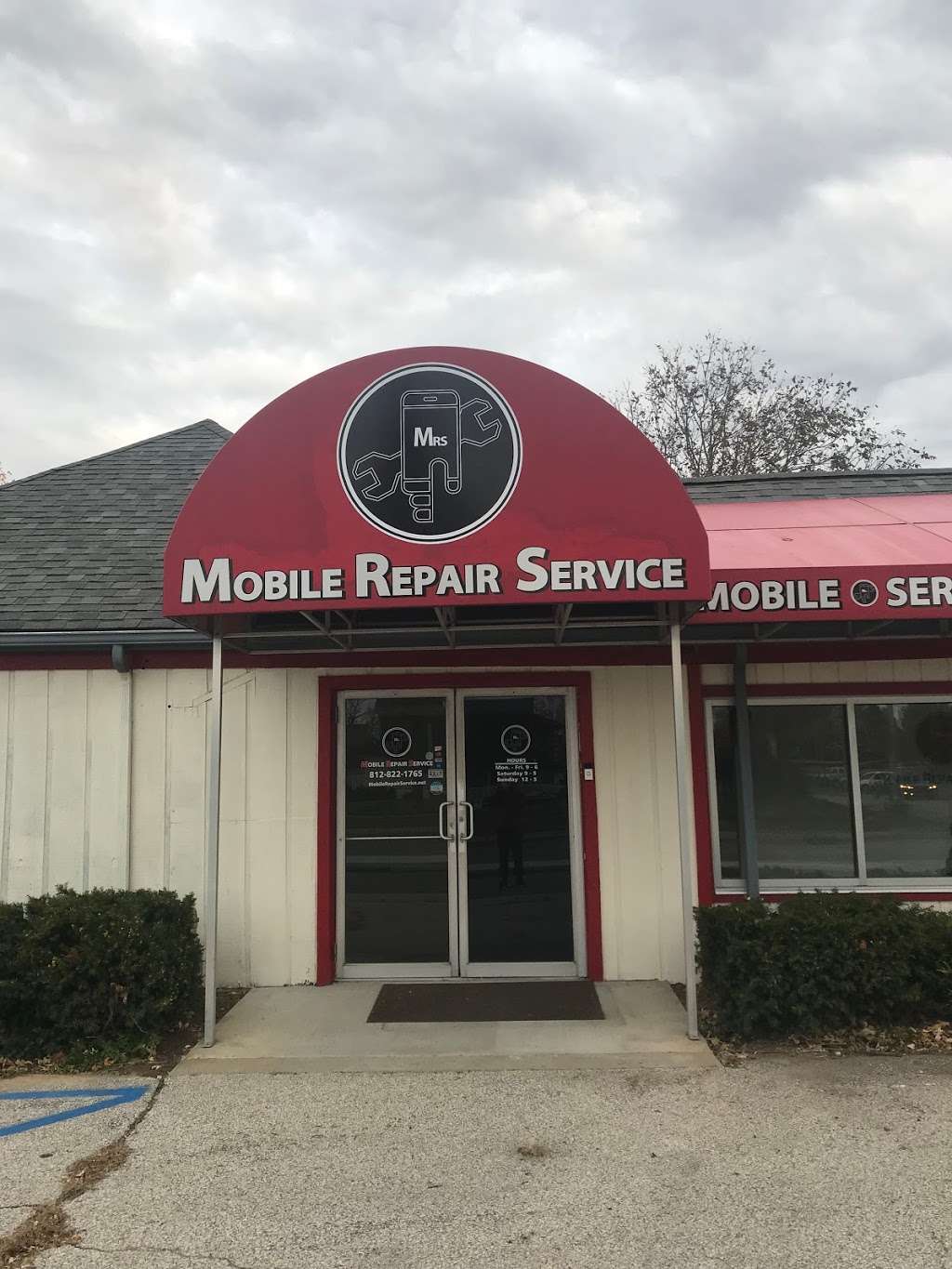 MRS MOBILE REPAIR SERVICE, LLC | iPhone Repair| iPad Repair | iM | 700 S Walnut St, Bloomington, IN 47401, United States | Phone: (812) 822-1765