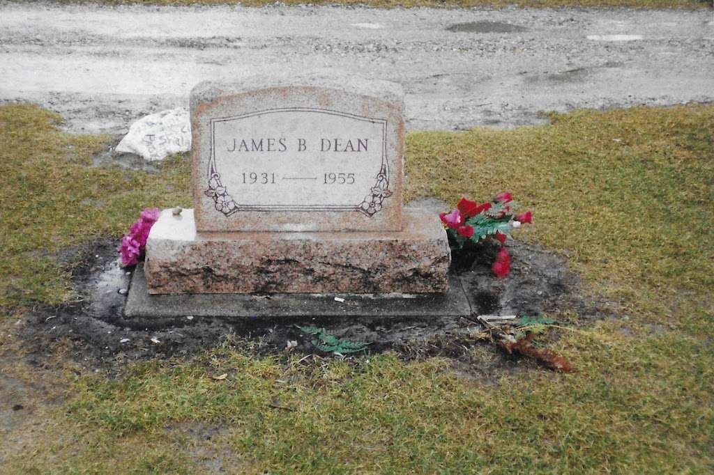 James Deans Gravesite | 8106-8334 S 150 E, Fairmount, IN 46928