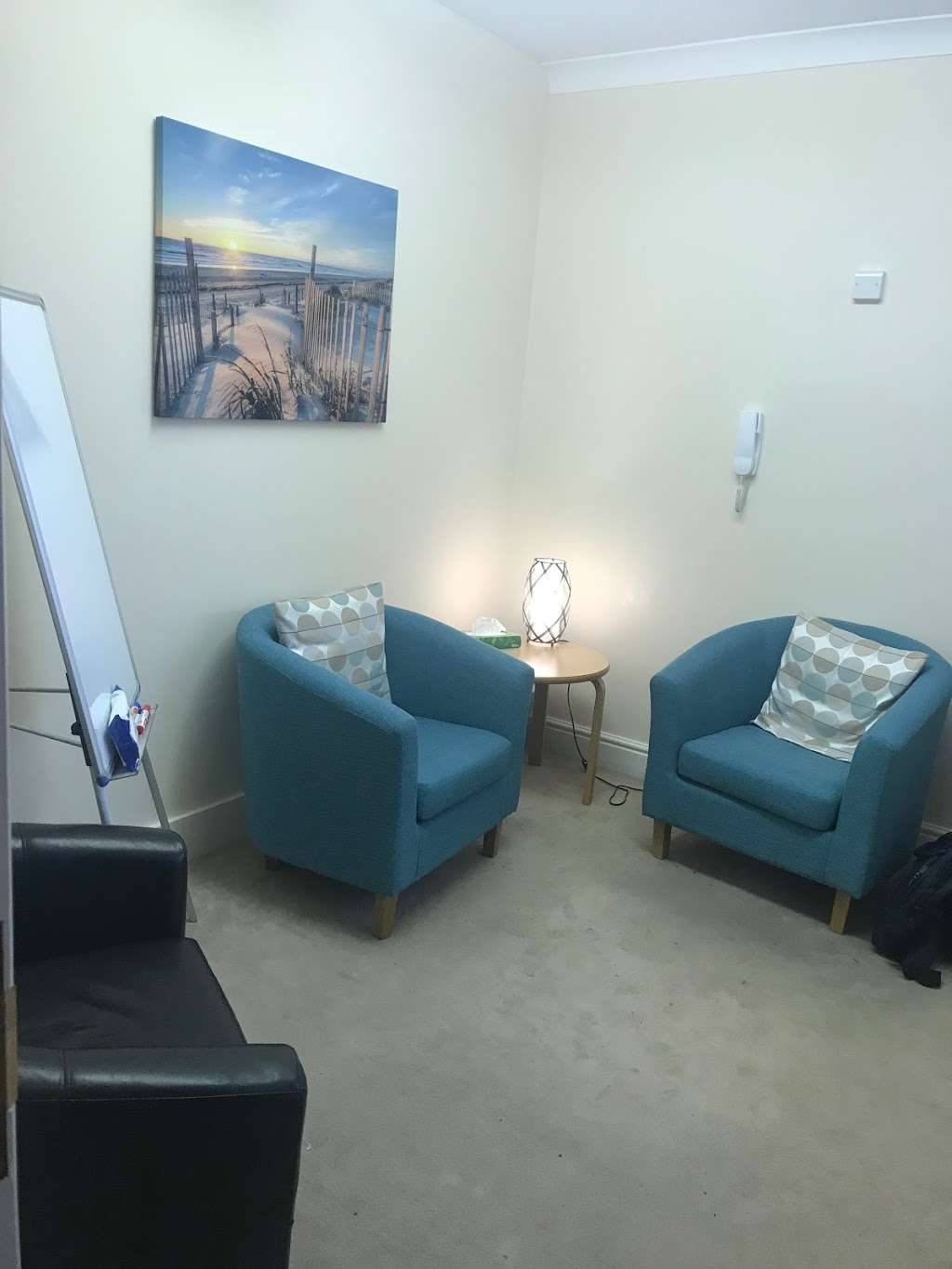 Mind & Mood - CBT Psychotherapy, EMDR & Couple Counselling | SUNDANCE HOUSE, 131-133 Roman Road, Mountnessing, Mountnessing, Brentwood, Essex CM15 0UD, UK | Phone: 01277 424911