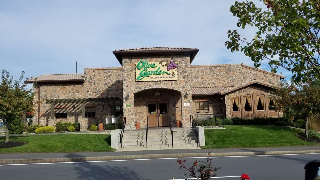 Olive Garden Italian Restaurant | 90 Pleasant Valley St, Methuen, MA 01844, USA | Phone: (978) 687-0205