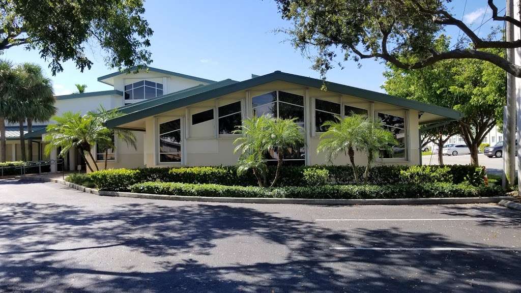 Lighthouse Point Library - City Library | 2200 NE 38th St, Lighthouse Point, FL 33064 | Phone: (954) 946-6398