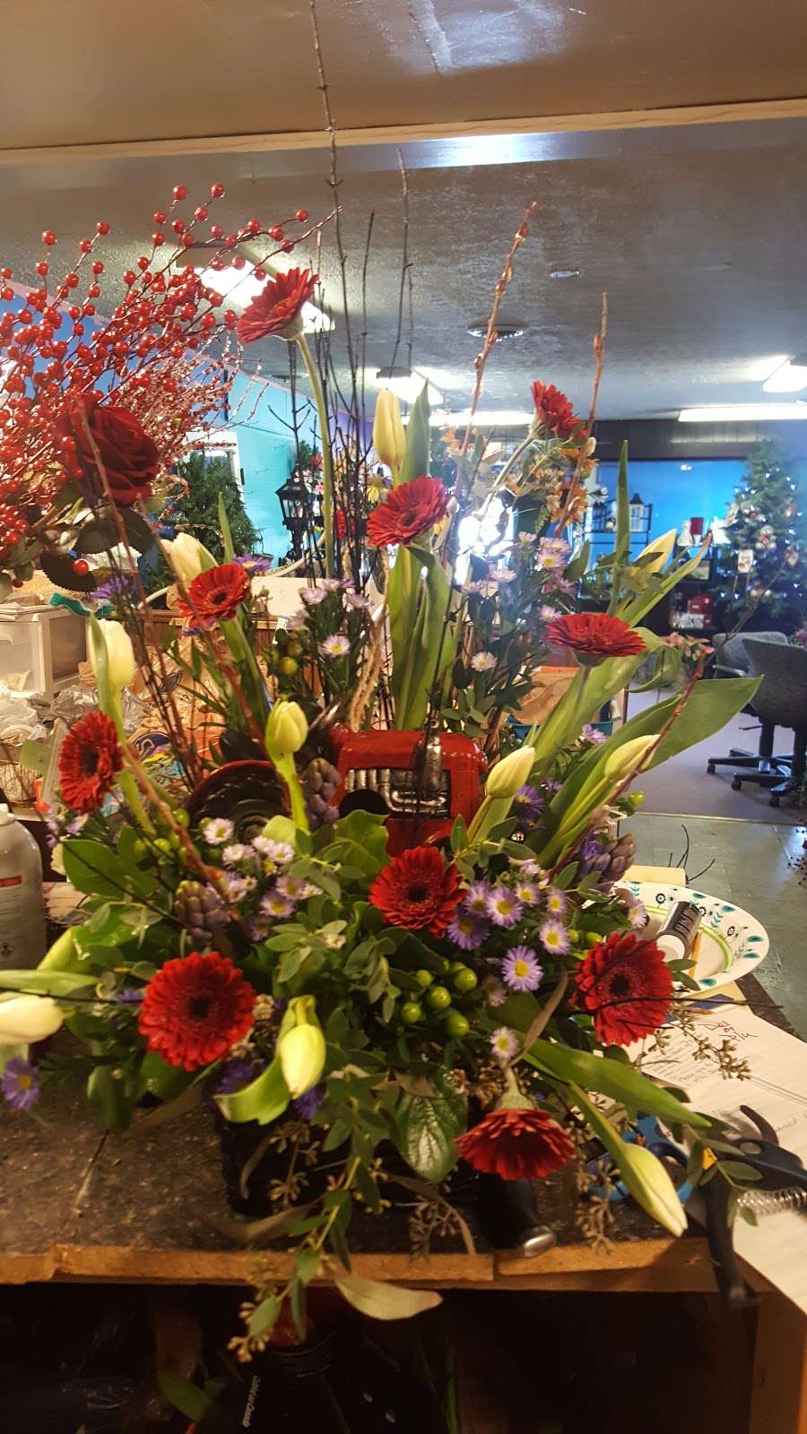 Flower Pots & More | 1117 E Main St, Greensburg, IN 47240, USA | Phone: (812) 222-7687