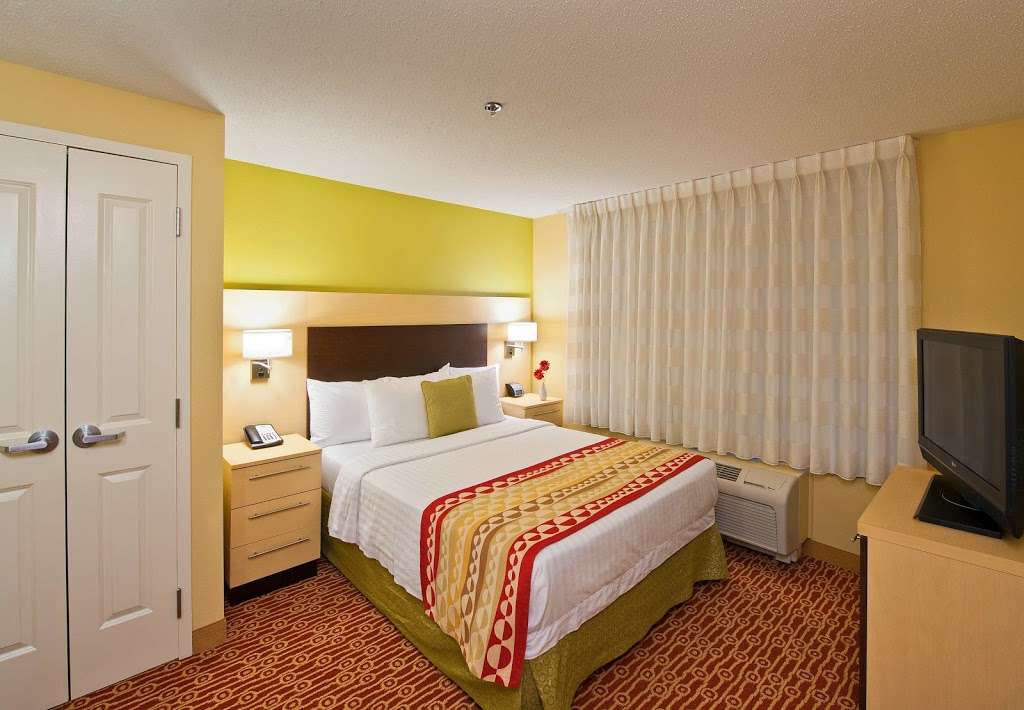 TownePlace Suites by Marriott Bethlehem Easton/Lehigh Valley | 3800 Easton-Nazareth Hwy, Easton, PA 18045 | Phone: (610) 829-2000