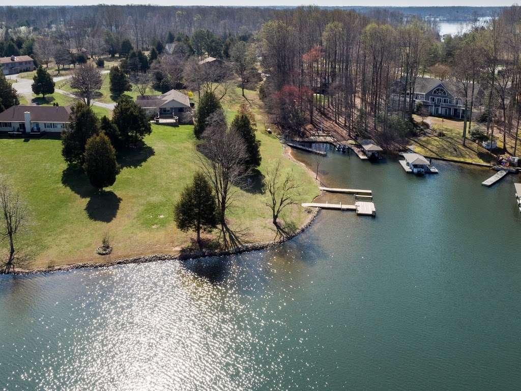 Sunset Properties Lake Anna | 13708 Anna Point Ln, Mineral, VA 23117, USA | Phone: (540) 895-9649