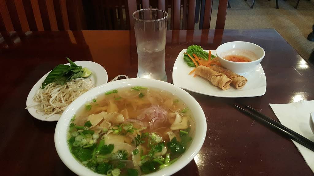 Hot Phở & Grill Vietnamese Restaurant | 12236 Branders Creek Dr, Chester, VA 23831, USA | Phone: (804) 796-7891