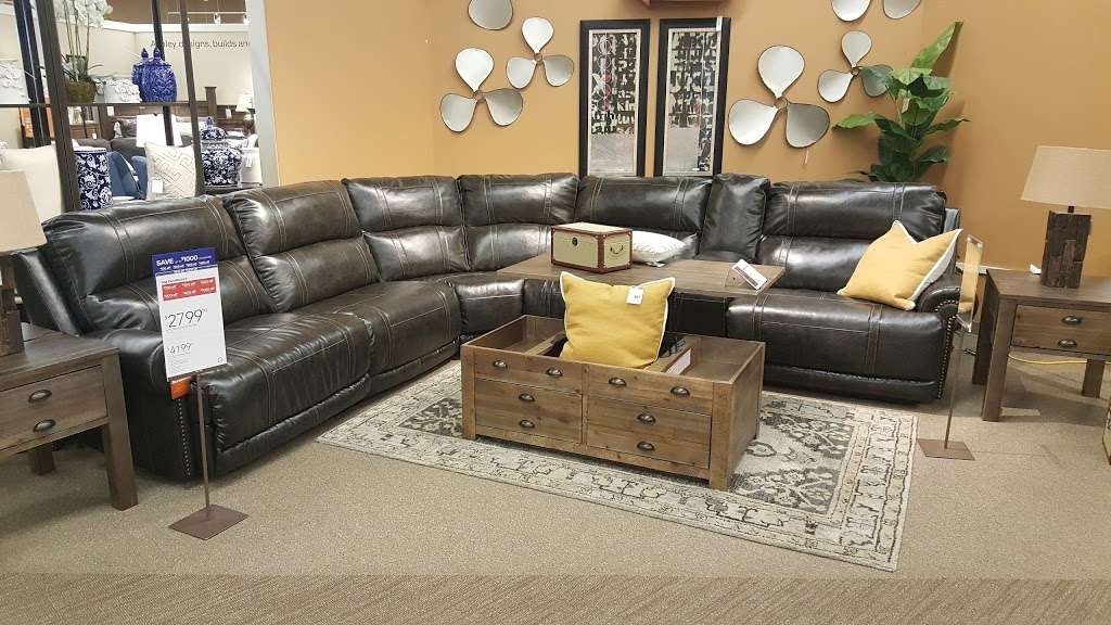 Ashley HomeStore | 905 Perimeter Dr, Schaumburg, IL 60173 | Phone: (847) 240-5910