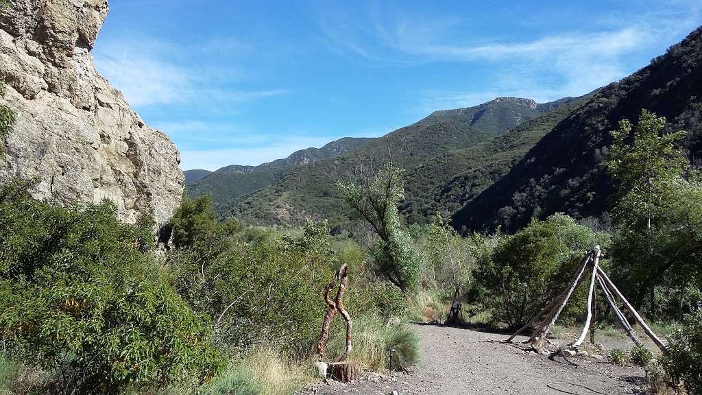 Stairs To Hollywood BLVD | 5683 Tryon Rd, Los Angeles, CA 90068, USA