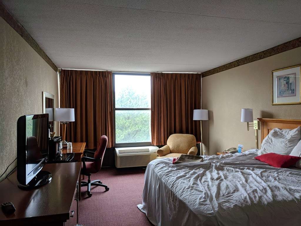 Ramada by Wyndham West Atlantic City | 8037 E Black Horse Pike, Pleasantville, NJ 08232, USA | Phone: (609) 241-9573