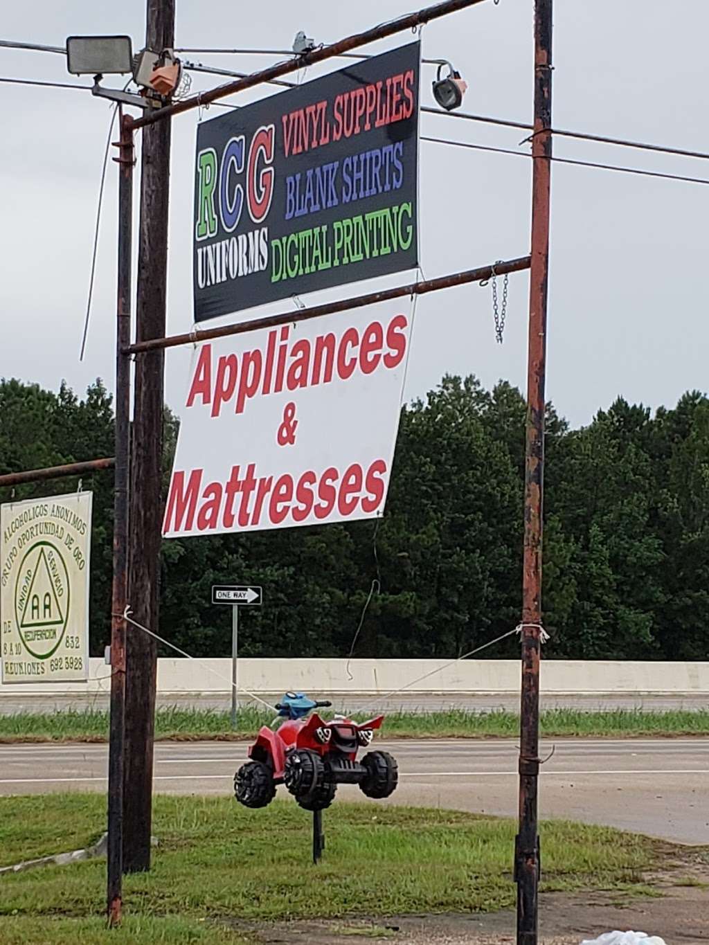 Appliances & Mattresses | I-69, New Caney, TX 77357, USA | Phone: (281) 570-5591