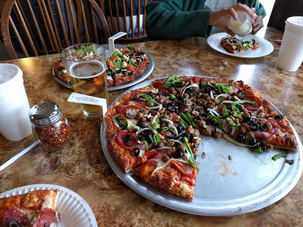 Caveman Caveys Pizza | 3620 Mt Pinos Way #107, Frazier Park, CA 93225, USA | Phone: (661) 245-1474