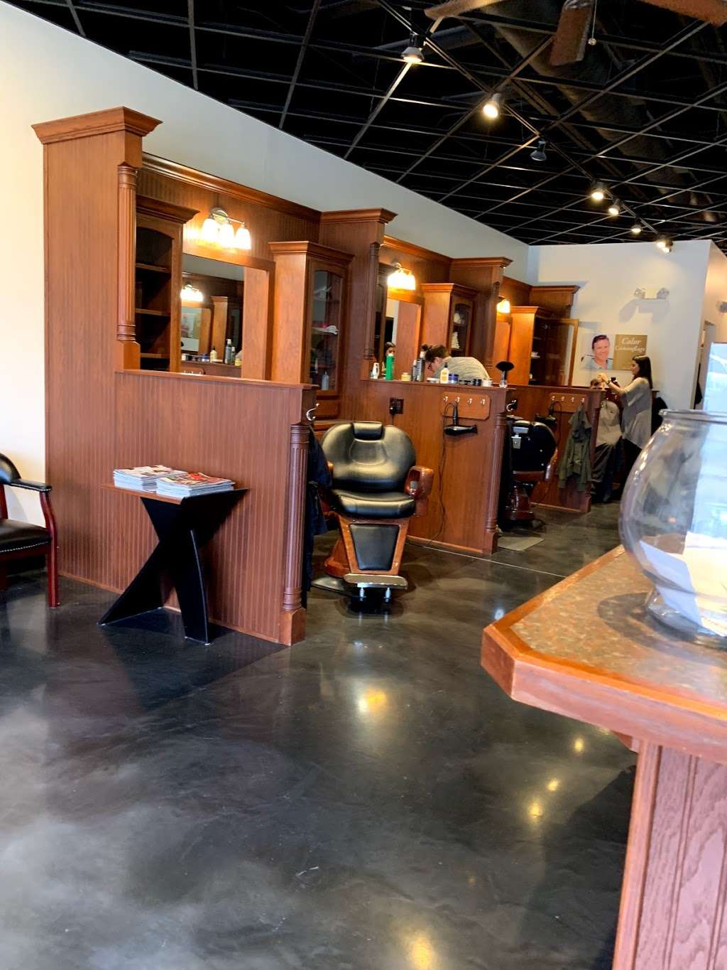 Roosters Mens Grooming Center | 275 Parkway Dr, Lincolnshire, IL 60069, USA | Phone: (847) 243-4114