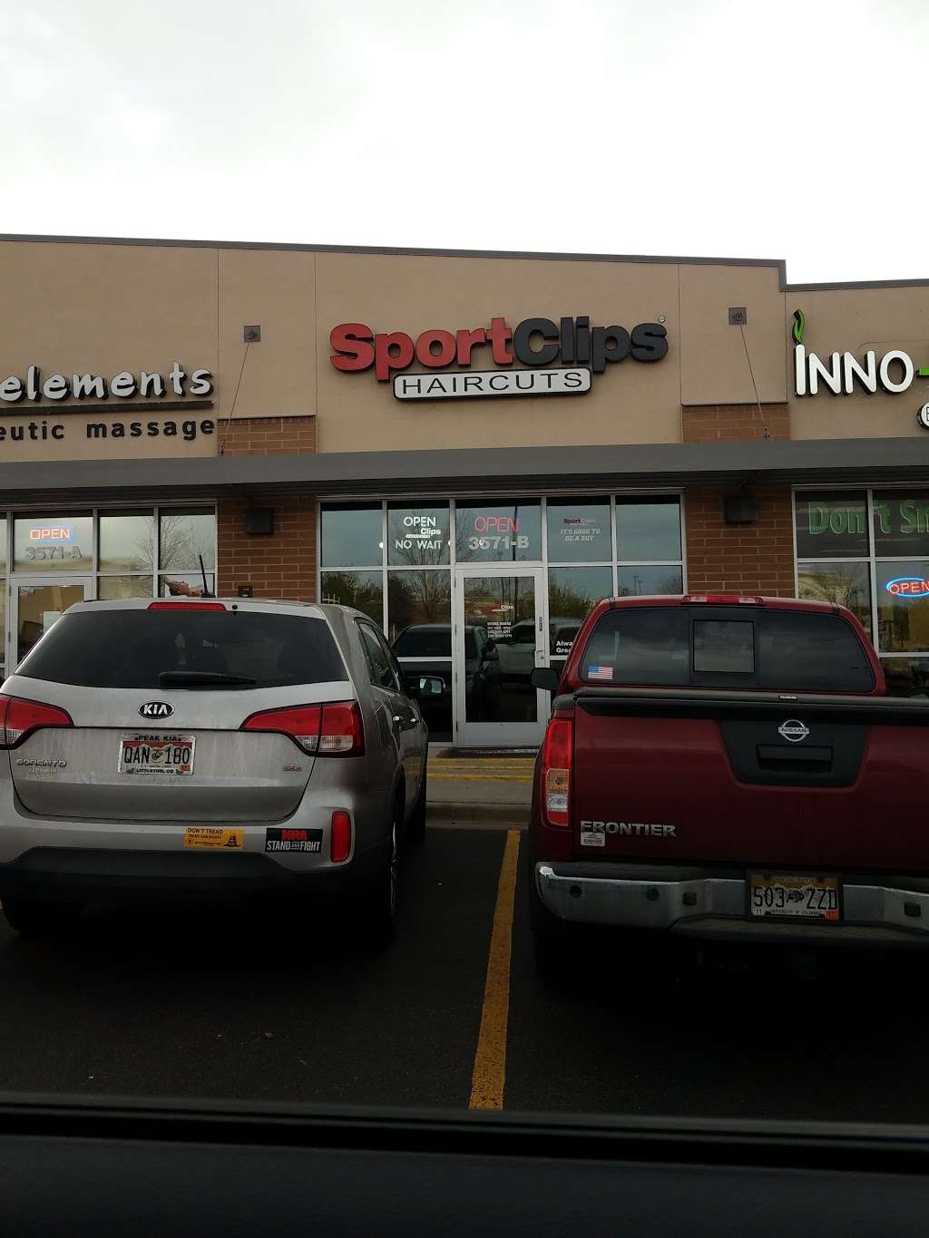 Sport Clips Haircuts of Aurora - Arapahoe | 3571 S Tower Rd, Aurora, CO 80013 | Phone: (303) 371-1946