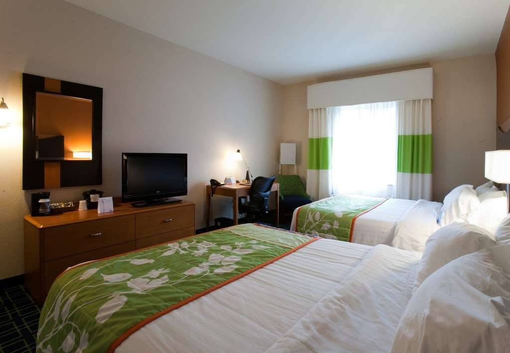 Fairfield Inn & Suites by Marriott Houston Conroe Near The Woodl | 3010 Interstate 45 N, Conroe, TX 77303, USA | Phone: (936) 756-3040