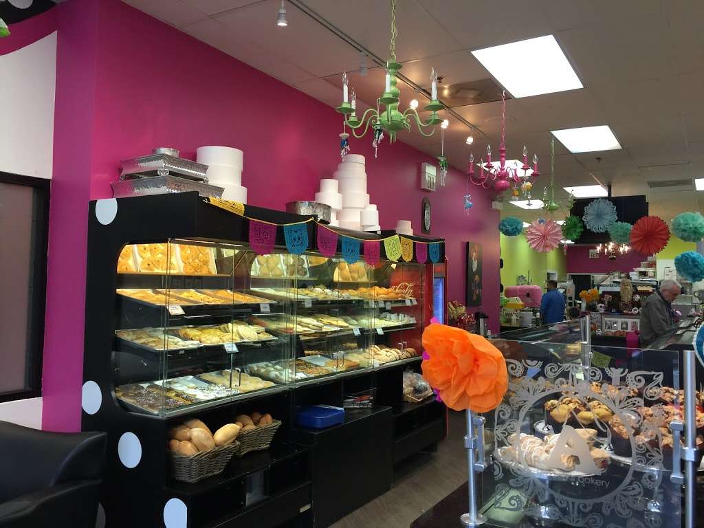 Aracelys Bakery | 5920 Cermak Rd, Cicero, IL 60804, USA | Phone: (708) 222-1314