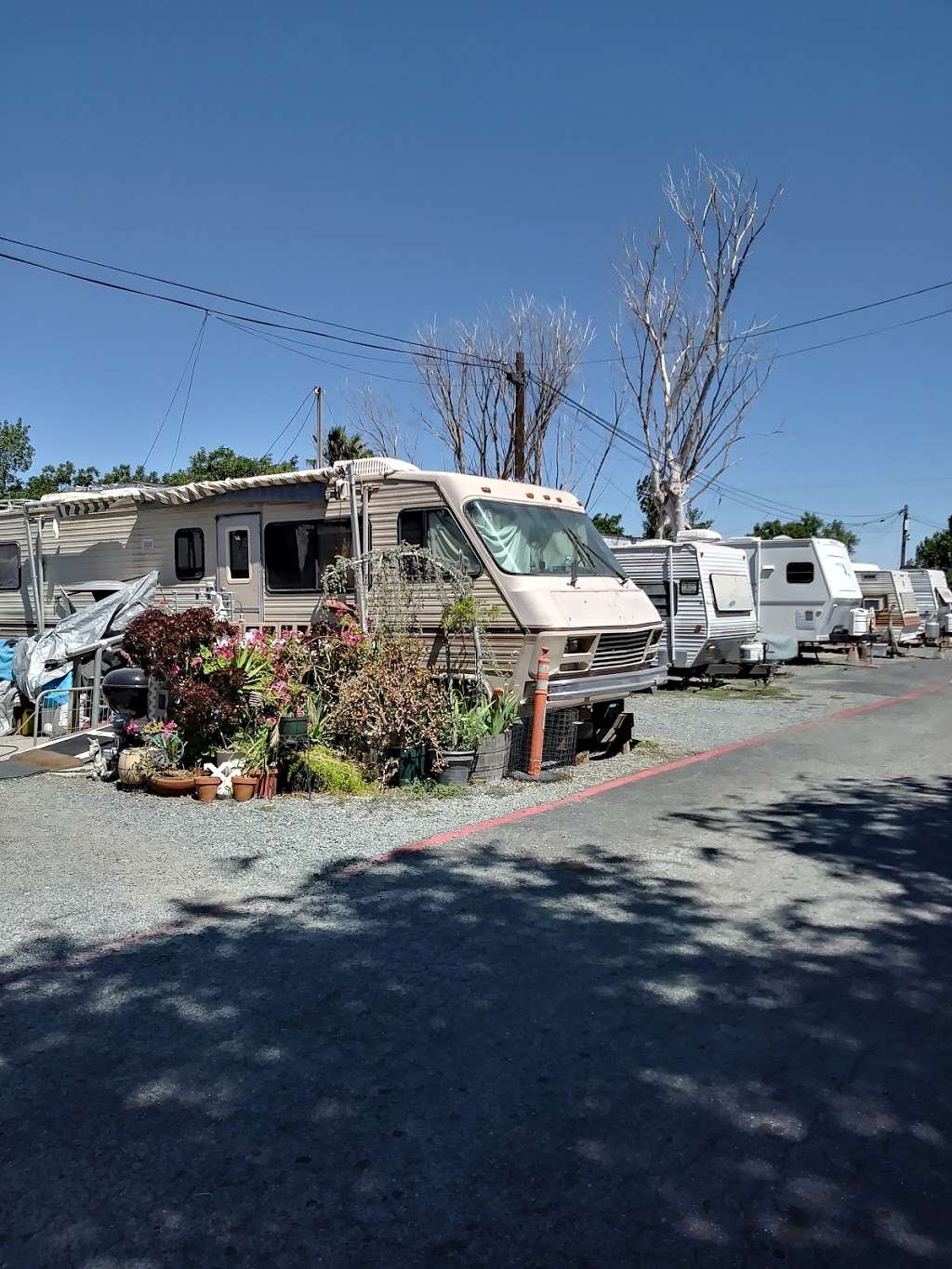 Bella Vista Mobile Home Park | 1570 Willow Pass Rd, Pittsburg, CA 94565, USA | Phone: (925) 432-6234