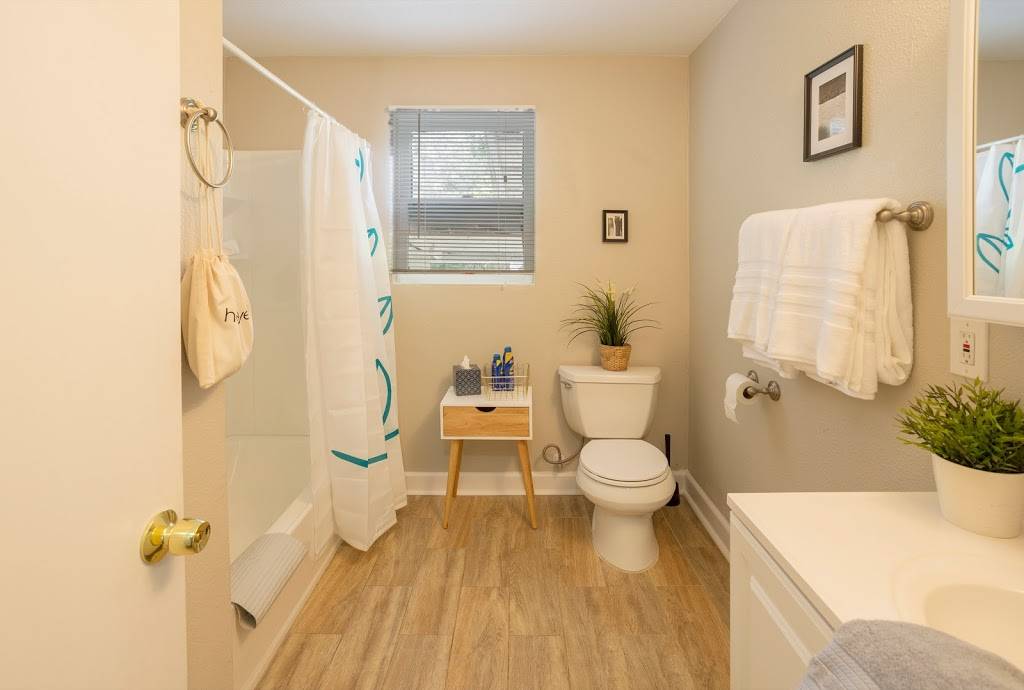 Tampa Private House Hotel | 1518 E Ellicott St, Tampa, FL 33610, USA | Phone: (813) 320-8827