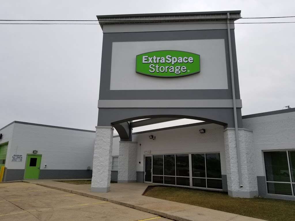 Extra Space Storage | 4821 W 67th St, Bedford Park, IL 60638, USA | Phone: (708) 458-5700