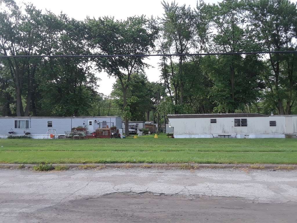 Woodland Village RV - Camper - Mobile Home park | 5757 Melton Rd, Portage, IN 46368, USA | Phone: (219) 762-6578