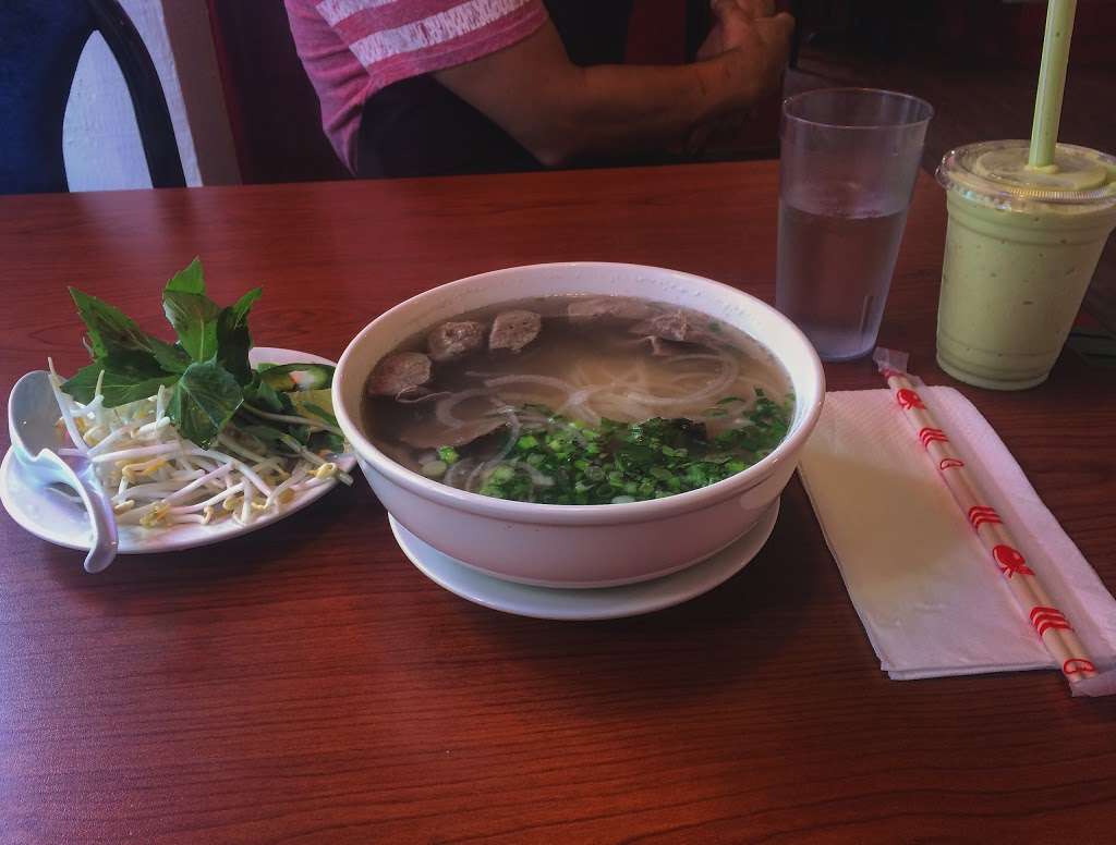 MTQ Phở Restaurant | 113 Chestnut St, Philadelphia, PA 19106 | Phone: (215) 309-3633