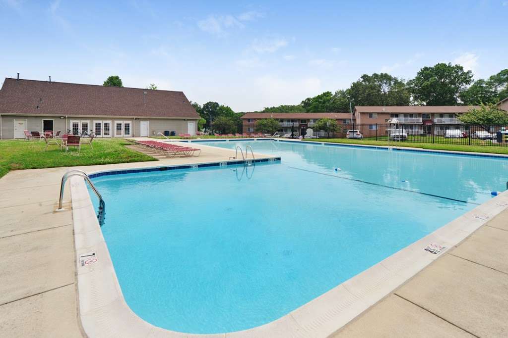 Willow Lake Apartment Homes | 13010 Old Stagecoach Rd, Laurel, MD 20708, USA | Phone: (301) 760-3390