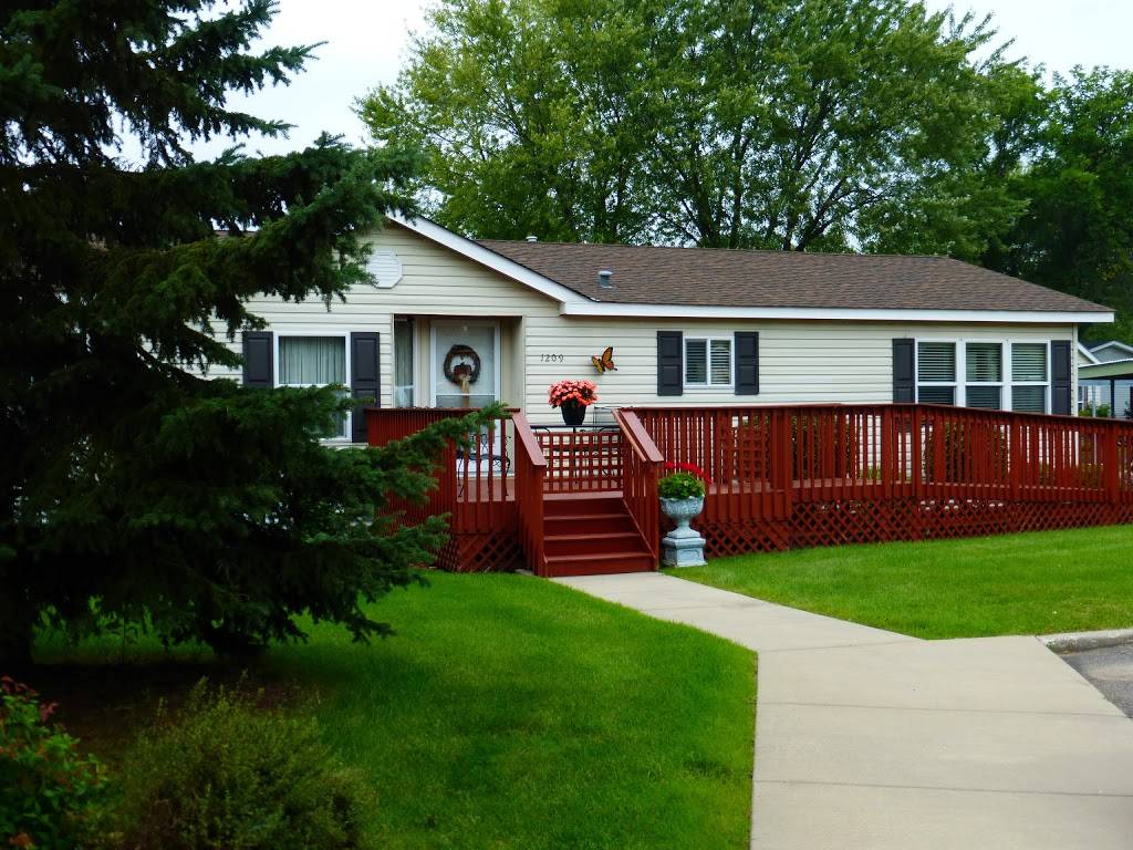 Beaver Lake Estates Manufactured Home Community | 2425 Maryland Ave E, Maplewood, MN 55119, USA | Phone: (651) 777-1341