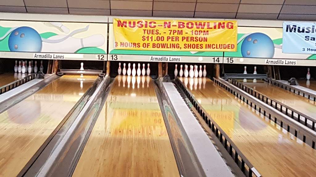 Armadilla Lanes II - bowling alley  | Photo 2 of 10 | Address: 10055 Fuqua St, Houston, TX 77089, USA | Phone: (713) 944-7100