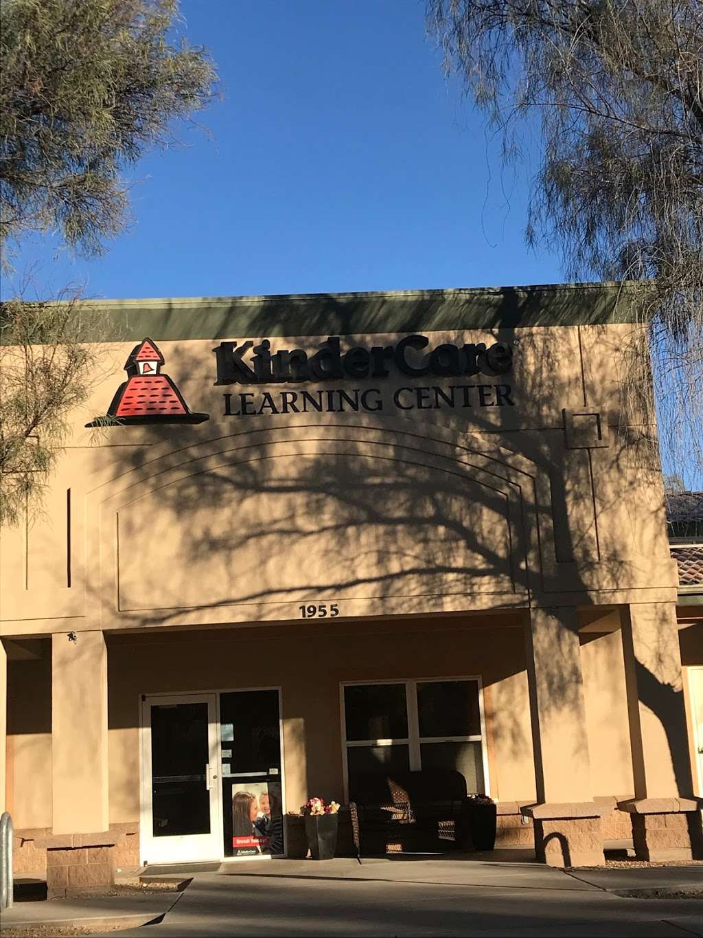 Kinderbugs Academy | 1095 W Queen Creek Rd, Chandler, AZ 85248 | Phone: (480) 899-3130