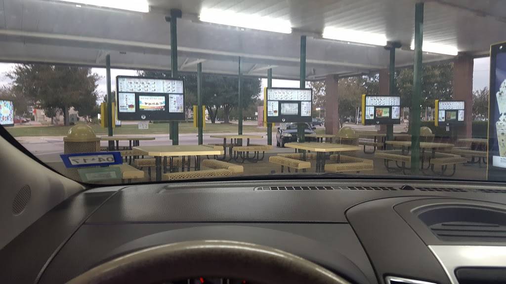 Sonic Drive-In | 4025 Mapleshade Ln, Plano, TX 75075, USA | Phone: (972) 519-0332