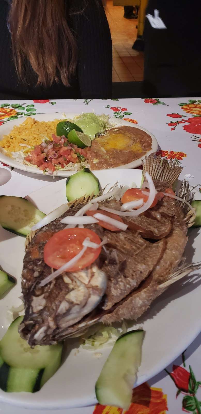 Mariscos Las Palmas | 777 E Vista Way #206, Vista, CA 92084, USA | Phone: (760) 945-9261