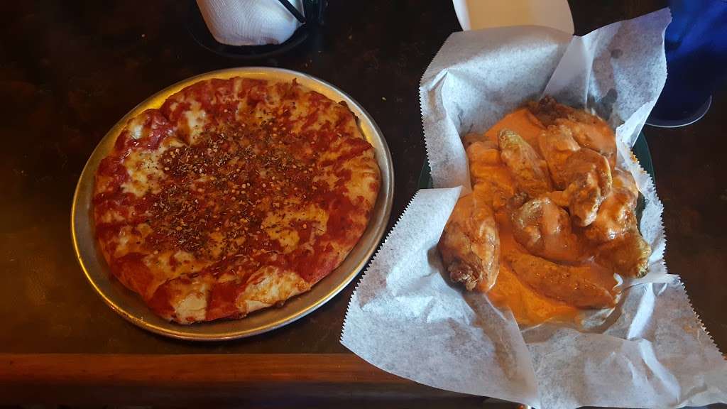 Frog Pond Pub & Pizzeria | 131 Coal St, Wilkes-Barre, PA 18702 | Phone: (570) 824-2222