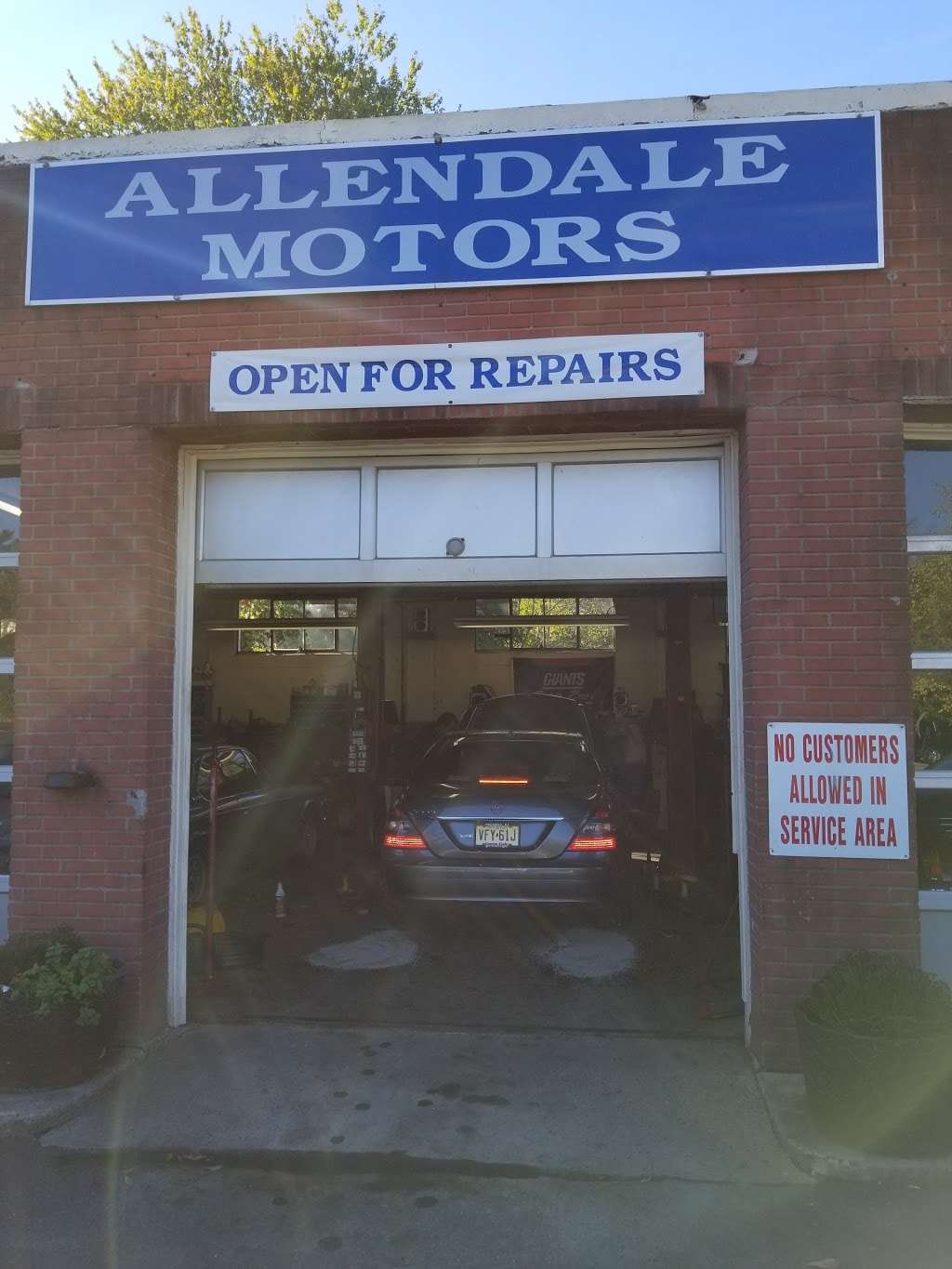 Allendale Motors | 11 W Allendale Ave, Allendale, NJ 07401, USA | Phone: (201) 962-7800